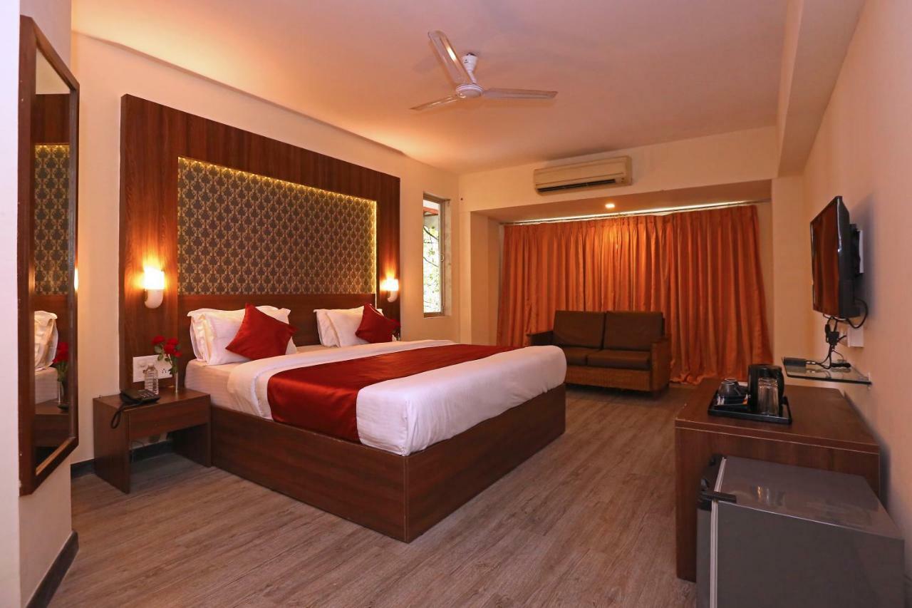Hotel Shantidoot, Dadar Malad Экстерьер фото